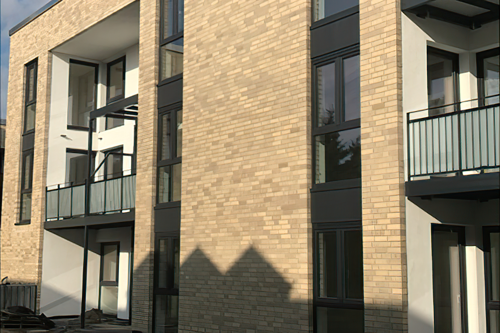Hauswand aus gelben Klinker 04 Hauswand aus gelben Klinker